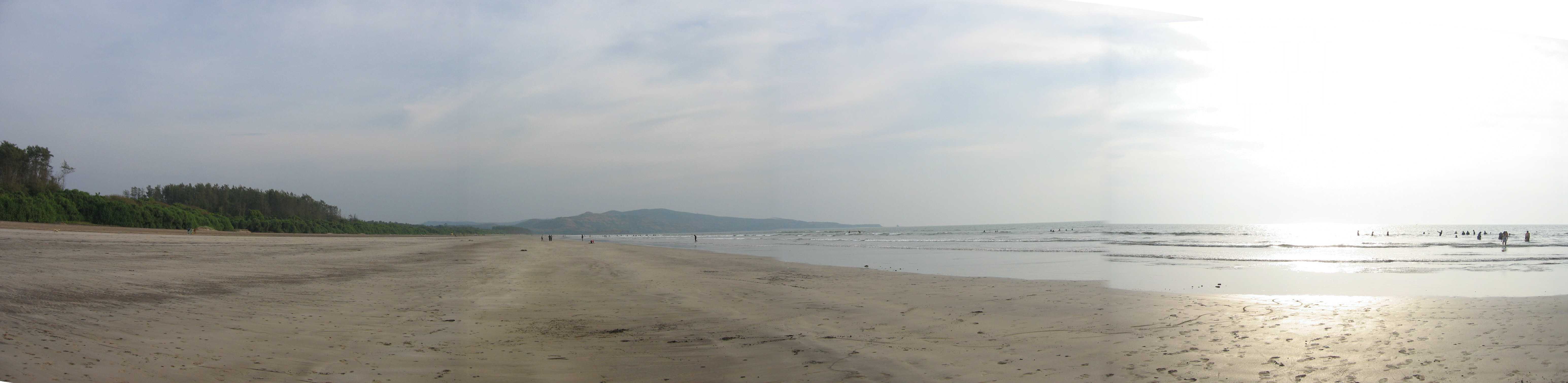 Panoramic view of Dive Aagar beach
